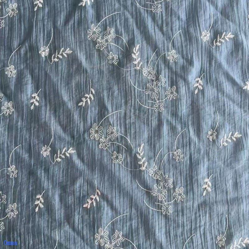solid-color wrinkled flat embroidery fabric.pic